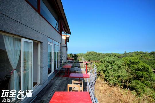 Museum Traveler'S Bnb Sanzhi Exterior photo